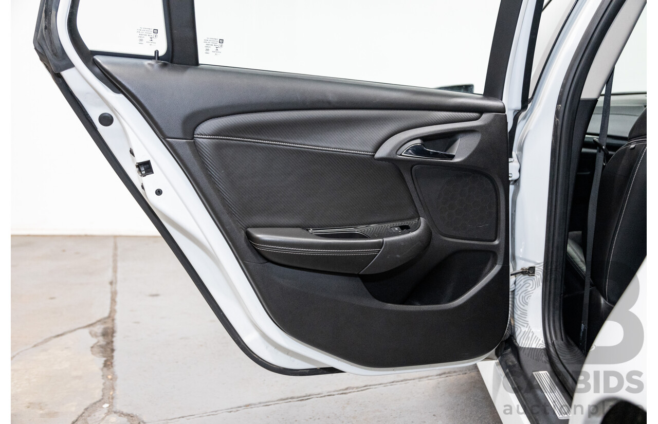 7/2014 Holden Commodore SV6 VF 4d Sportwagon White 3.6L