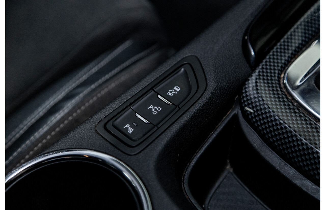 7/2014 Holden Commodore SV6 VF 4d Sportwagon White 3.6L