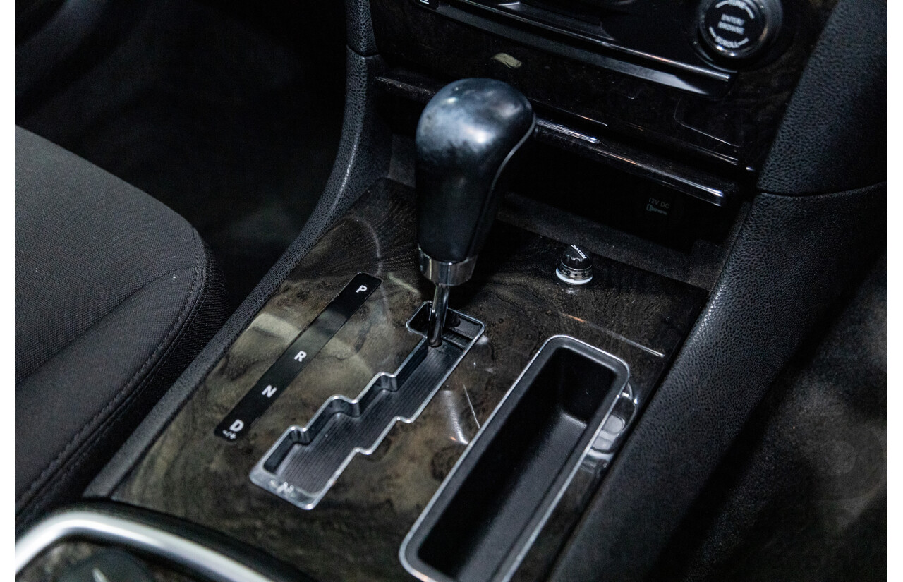 6/2012 Chrysler 300 C MY12 4d Sedan Tungsten Metallic Turbo Diesel V6 3.0L