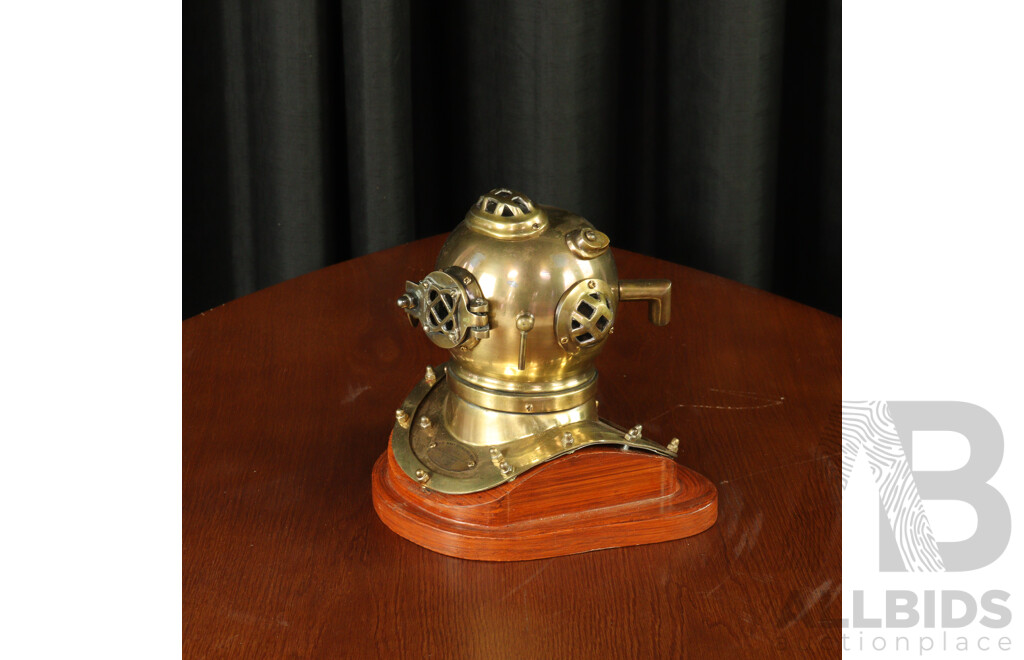 Brown Deep Sea Diving Helmet Statue