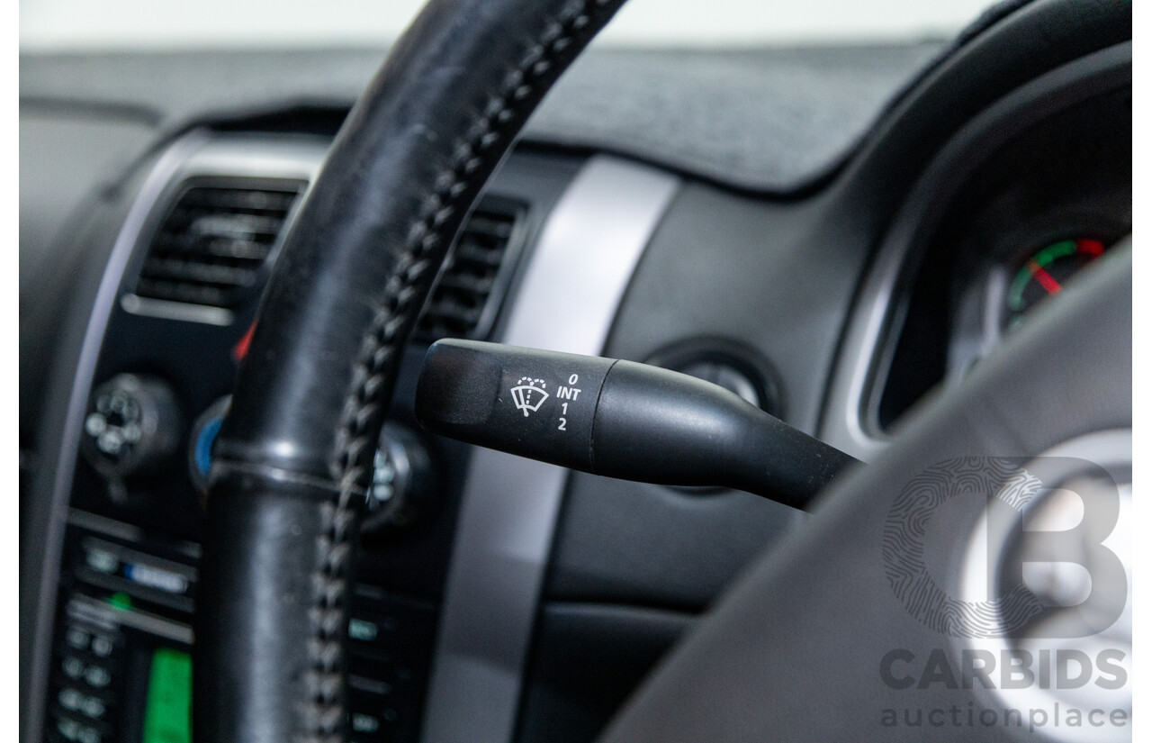 4/2004 Holden Crewman SS VYII Crew Cab Utility Cosmo Purple V8 5.7L