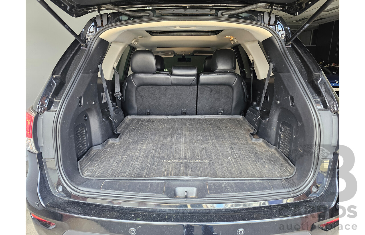 2/2015 Nissan Pathfinder ST-L (4x2) R52 MY15 4d Wagon Black 3.5L