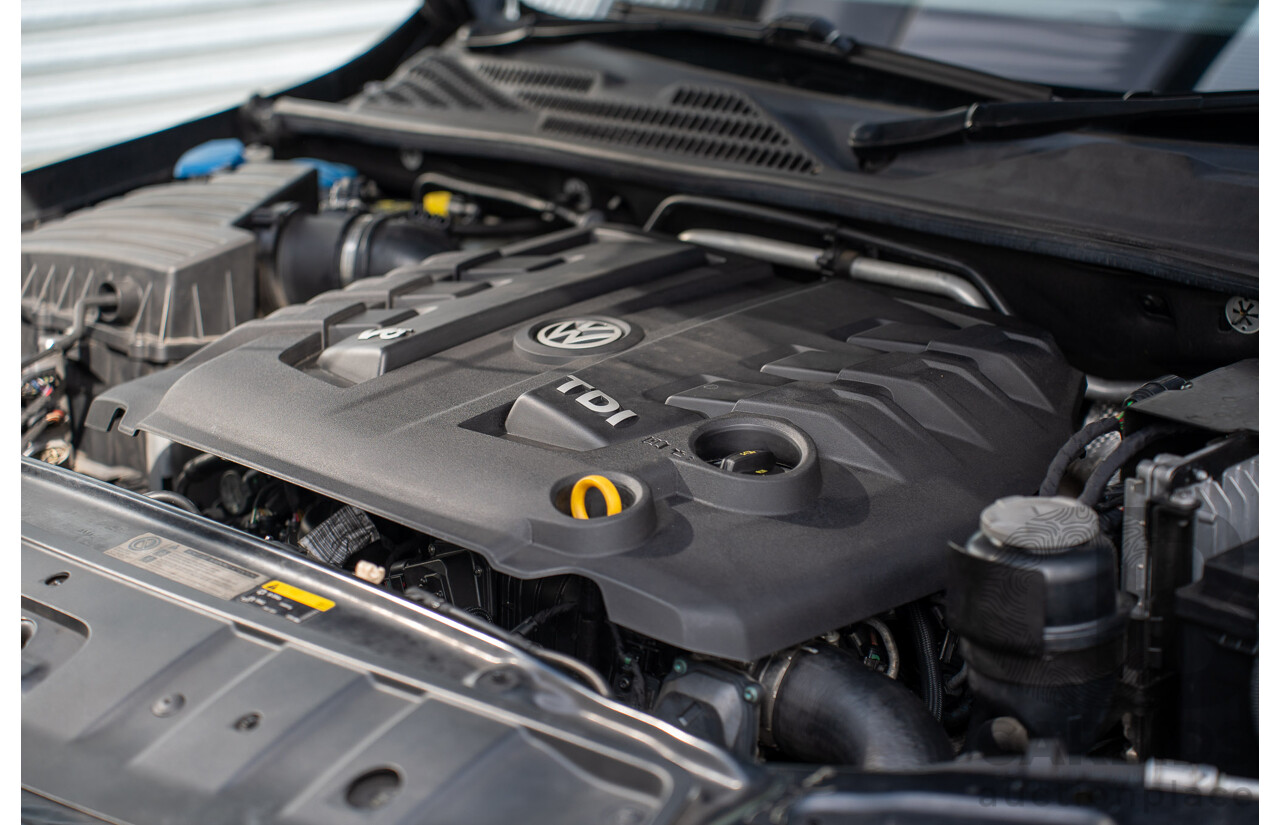 09/2017 Volkswagen Amarok TDI550 Highline (4x4) 2H MY18 4d Dual Cab Utility Deep Black Pearl Turbo Diesel V6 3.0L