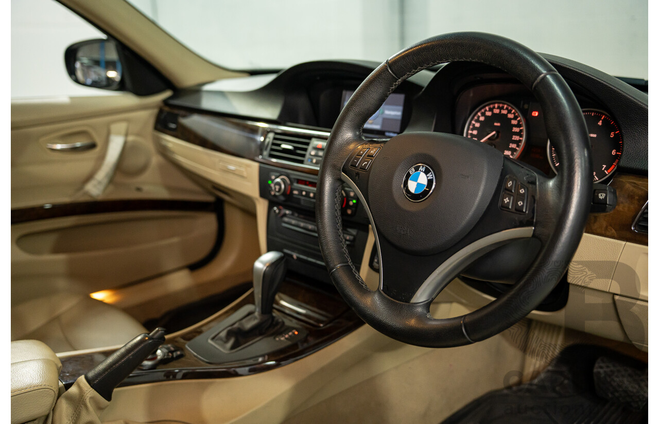 8/2009 BMW 320i Executive E90 MY09 4d Sedan Monaco Blue 2.0L