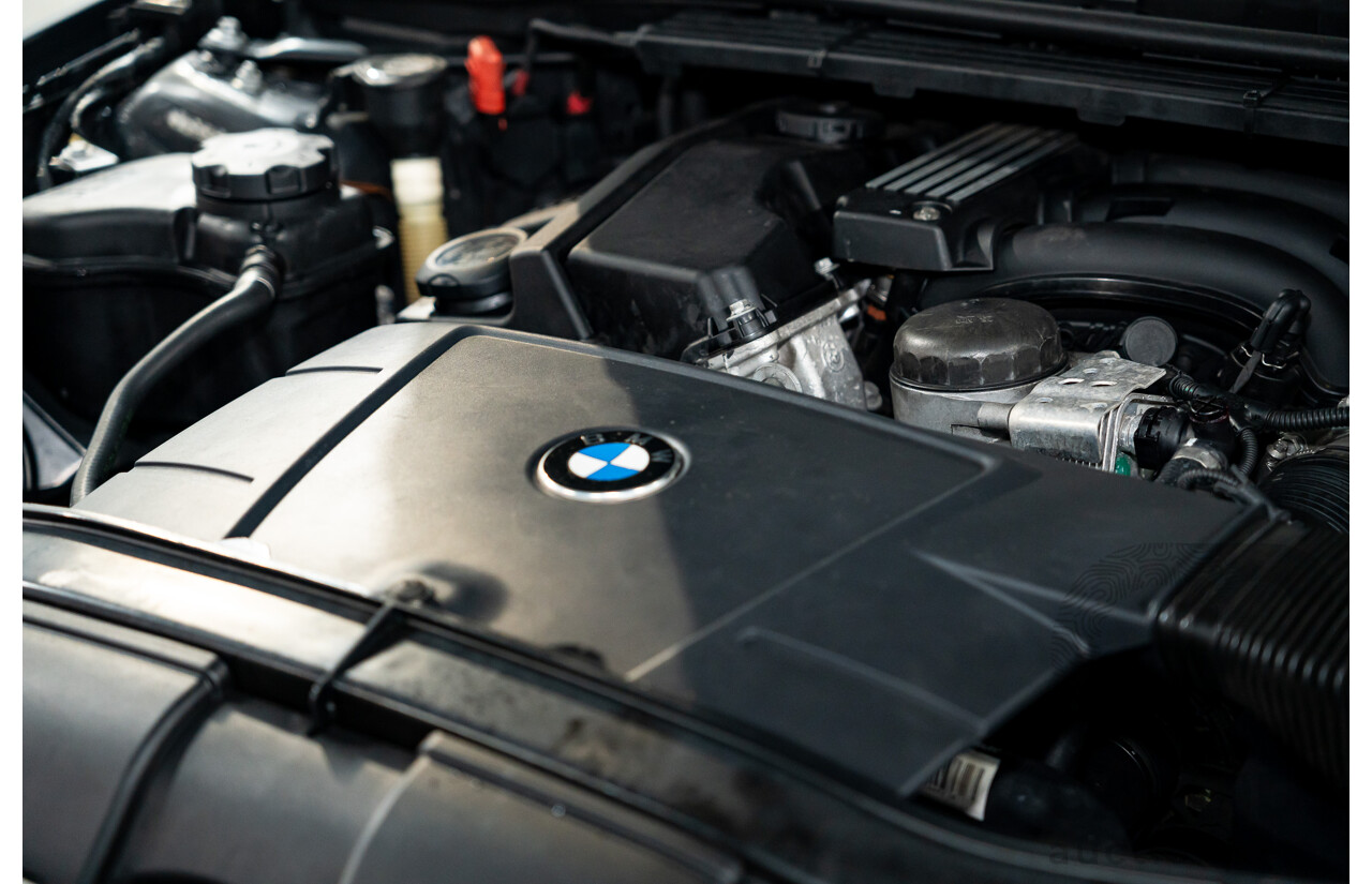 8/2009 BMW 320i Executive E90 MY09 4d Sedan Monaco Blue 2.0L