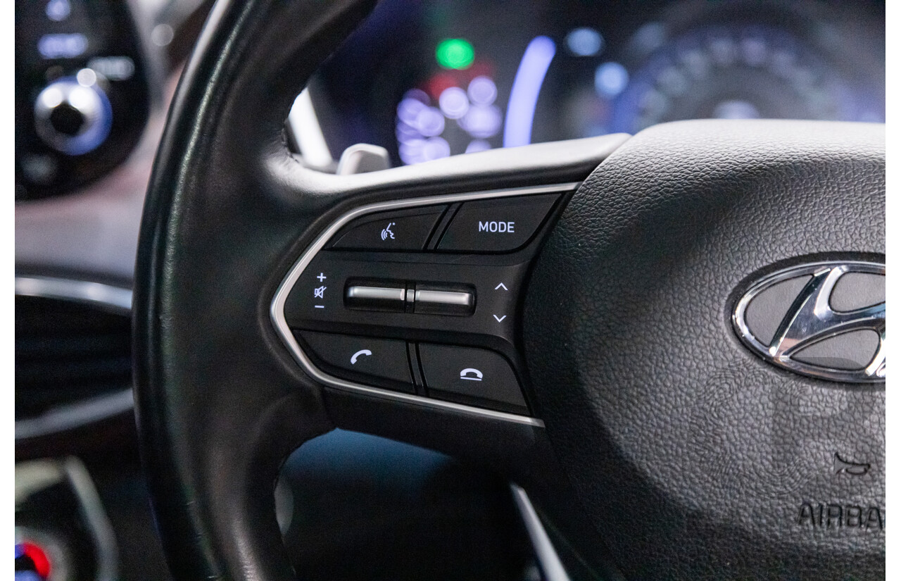 02/2020 Hyundai Santa Fe Highlander (4x4) TM MY20 4d Wagon Phantom Black Turbo Diesel 2.2L - 7 Seater