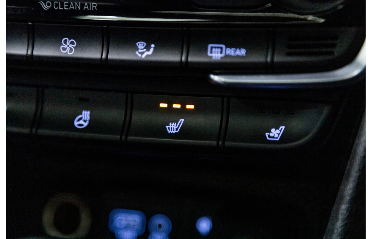 02/2020 Hyundai Santa Fe Highlander (4x4) TM MY20 4d Wagon Phantom Black Turbo Diesel 2.2L - 7 Seater