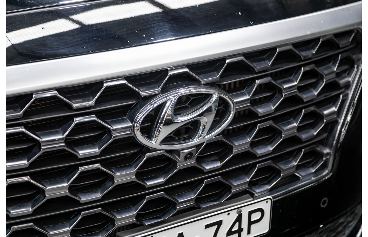 02/2020 Hyundai Santa Fe Highlander (4x4) TM MY20 4d Wagon Phantom Black Turbo Diesel 2.2L - 7 Seater