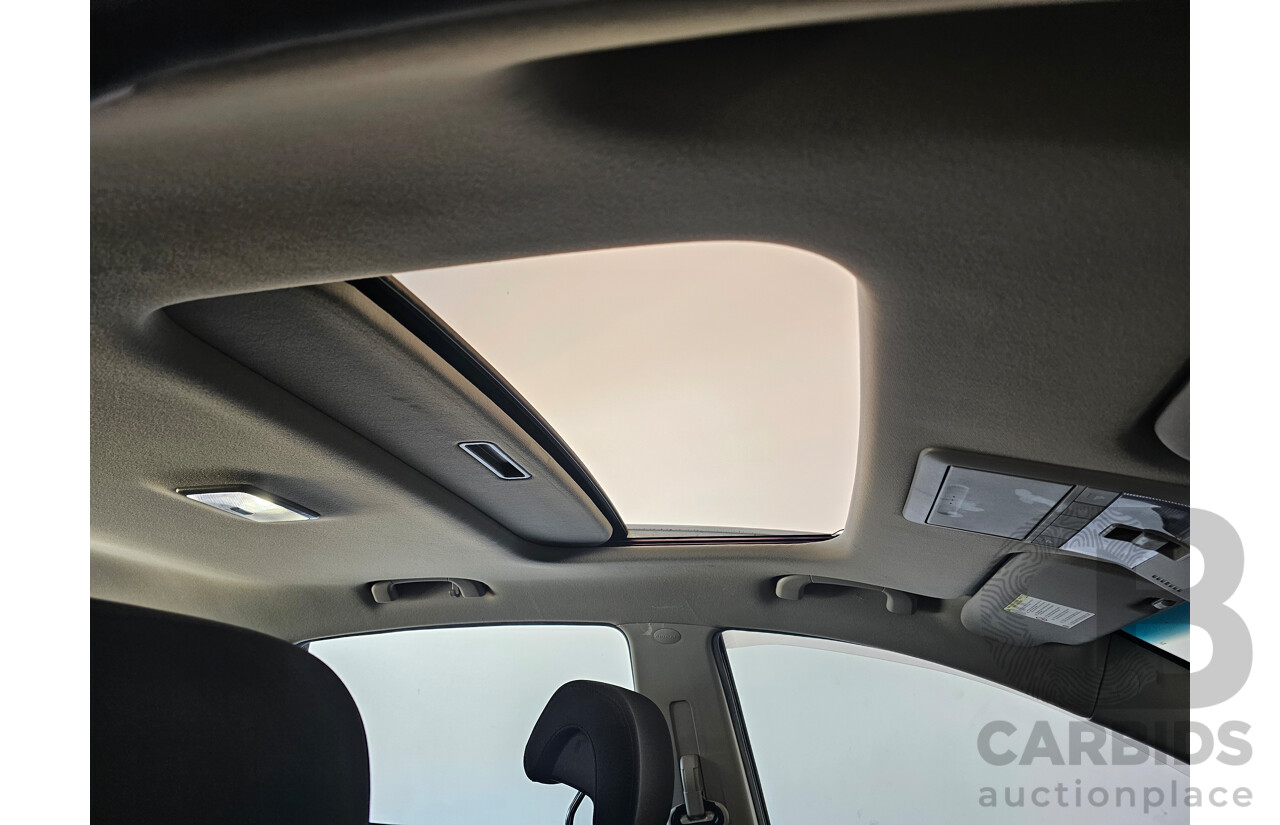 6/2013 Holden Captiva 7 SX (fwd) CG MY13 4d Wagon White 2.4L