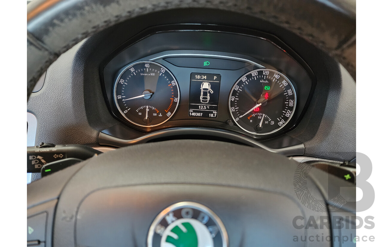 11/2009 Skoda Octavia 1.8 TSI 1Z MY09 5d Liftback Black 1.8L