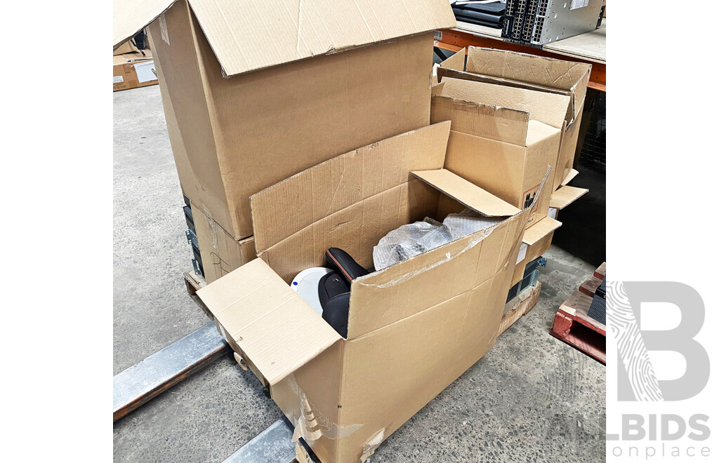Pallet Lot of Assorted IT Switches/Docks/Routers