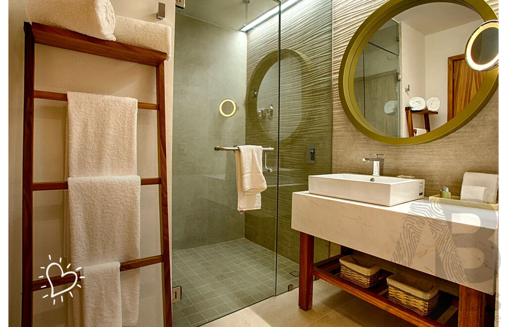 Oceanfront Siesta - 2 People for 4 Nights - Oceanfront Bliss Beckons at Your Choice of Five-Star, All-Inclusive Luxury Resort in Banderas Bay or Nuevo Nayarit - Valued at Over $6,300