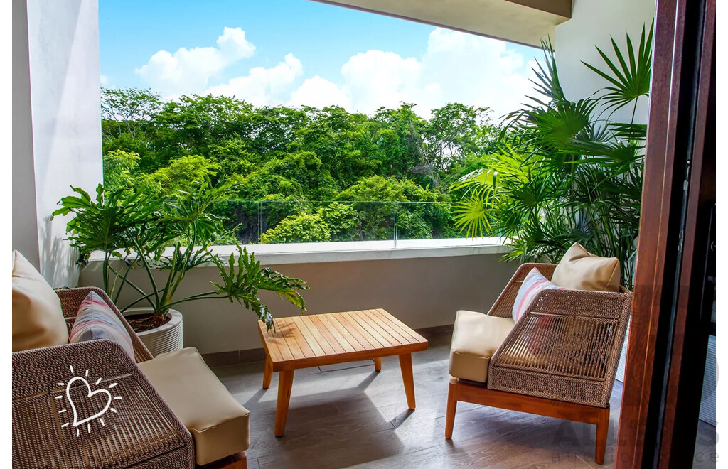 Oceanfront Siesta - 2 People for 4 Nights - Oceanfront Bliss Beckons at Your Choice of Five-Star, All-Inclusive Luxury Resort in Banderas Bay or Nuevo Nayarit - Valued at Over $6,300