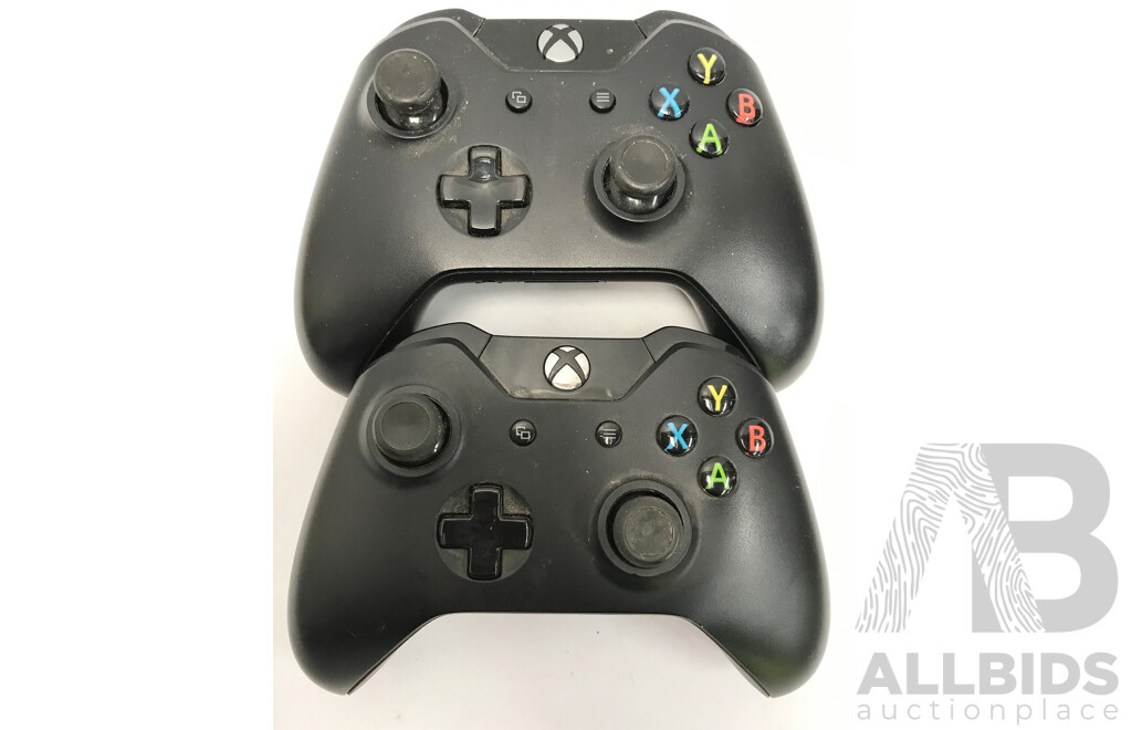 Pair of Xbox One Controllers