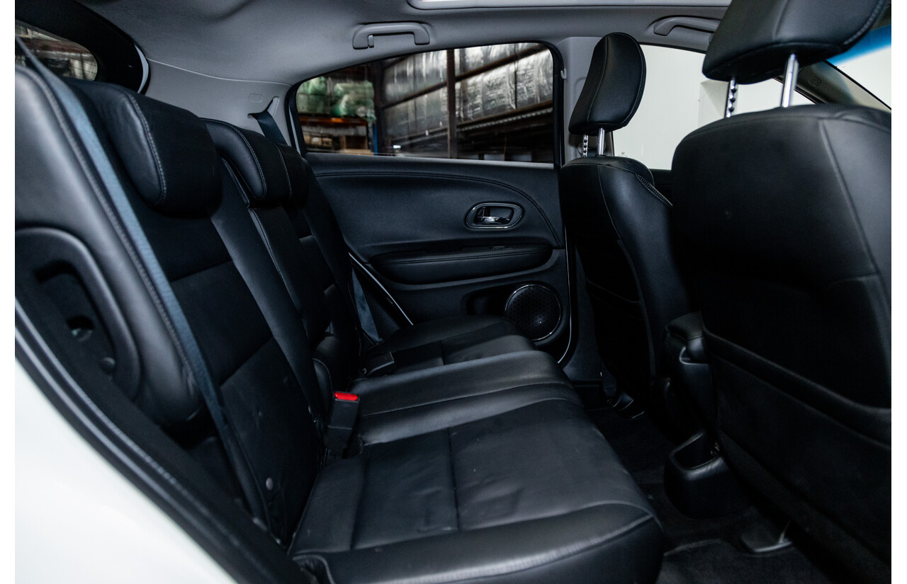 06/2016 Honda HR-V Vti-L 4d Wagon Pearl Orchid White 1.8L