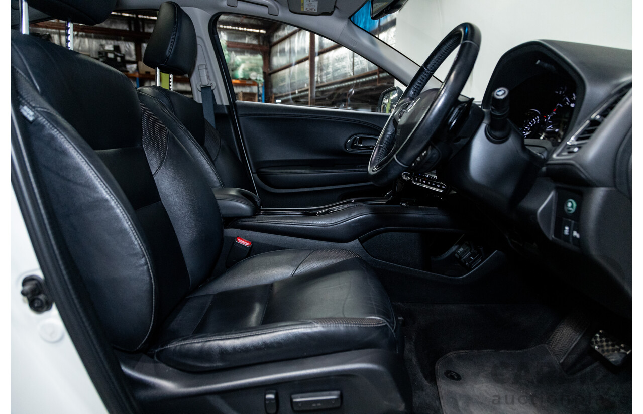 06/2016 Honda HR-V Vti-L 4d Wagon Pearl Orchid White 1.8L