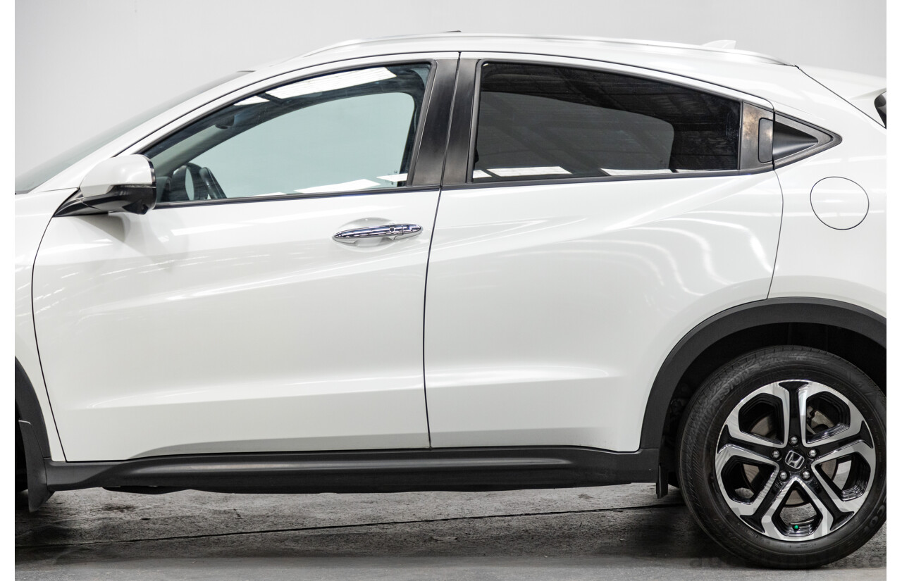 06/2016 Honda HR-V Vti-L 4d Wagon Pearl Orchid White 1.8L