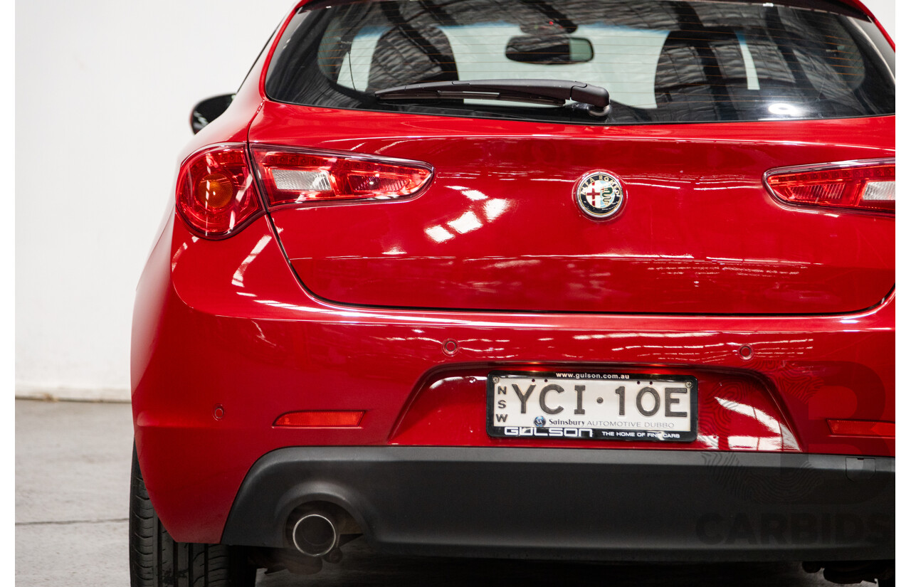 2/2015 Alfa Romeo Giulietta Progression Hatchback Alfa Red Turbo 1.4L