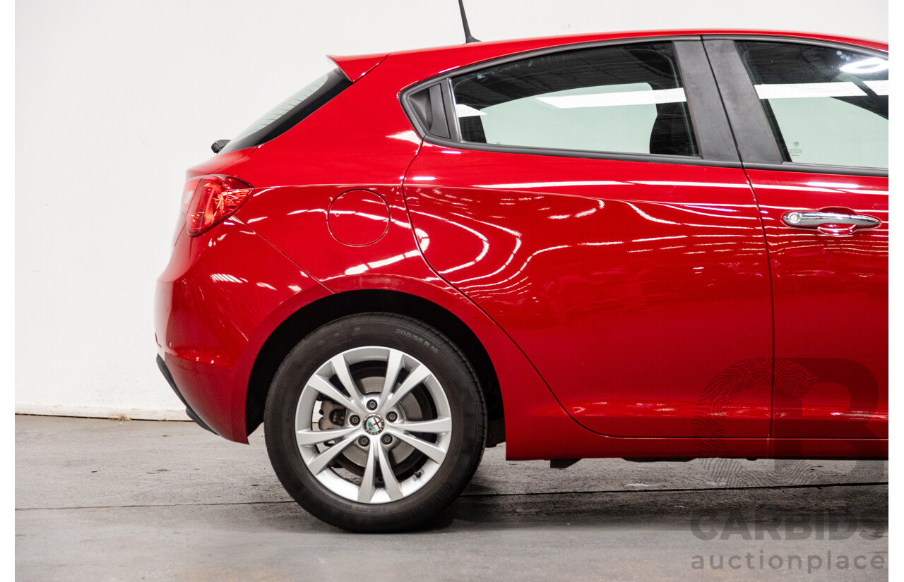2/2015 Alfa Romeo Giulietta Progression Hatchback Alfa Red Turbo 1.4L