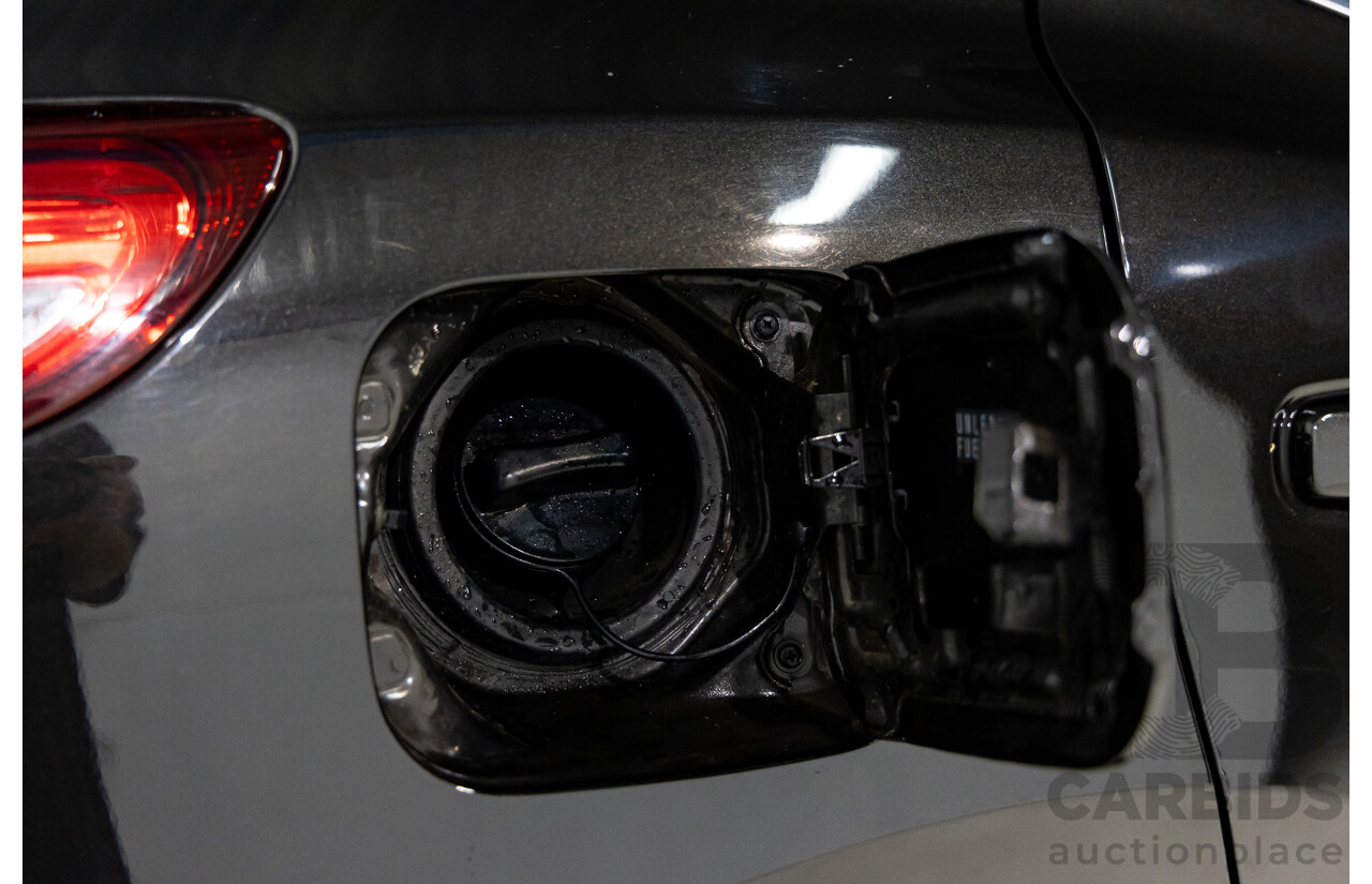 10/2016 Nissan Qashqai ST (FWD) J11 4d Wagon Pearl Black Metallic 2.0L