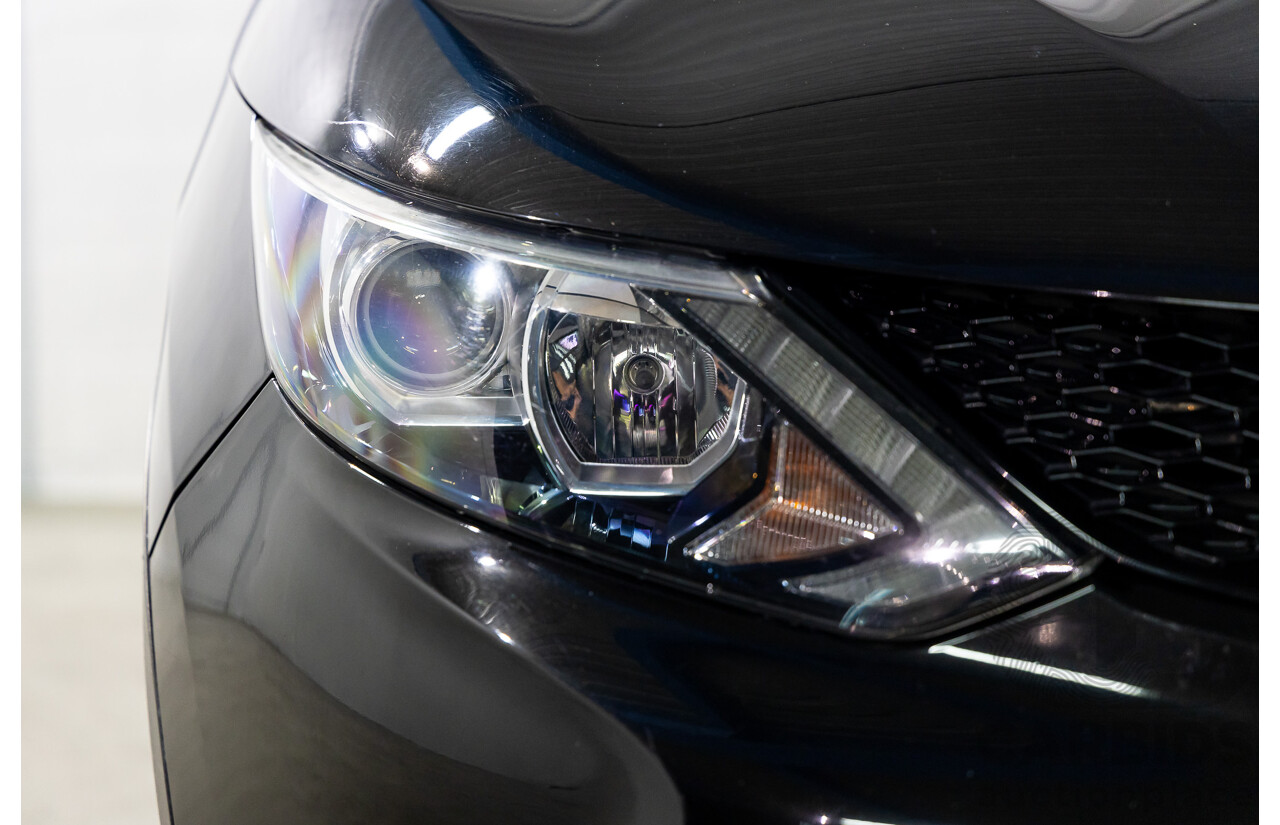 10/2016 Nissan Qashqai ST (FWD) J11 4d Wagon Pearl Black Metallic 2.0L