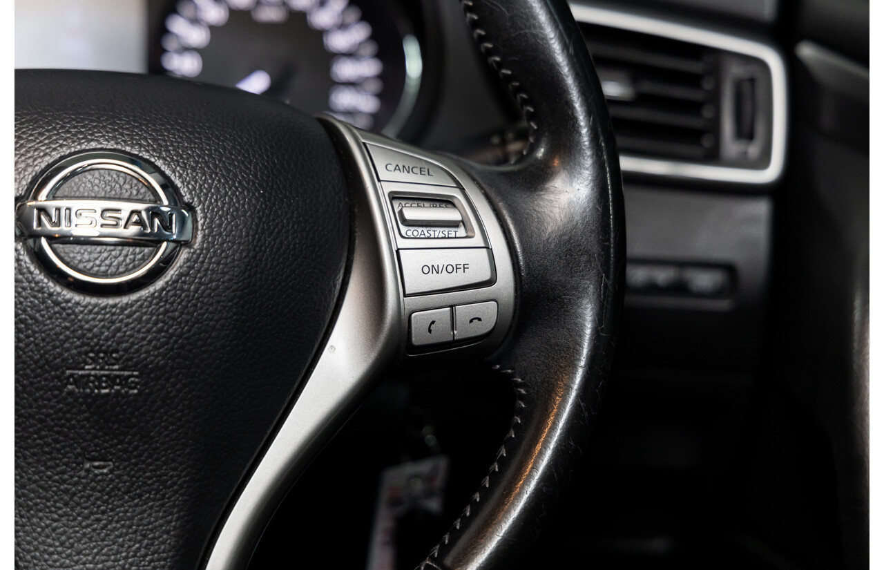 10/2016 Nissan Qashqai ST (FWD) J11 4d Wagon Pearl Black Metallic 2.0L