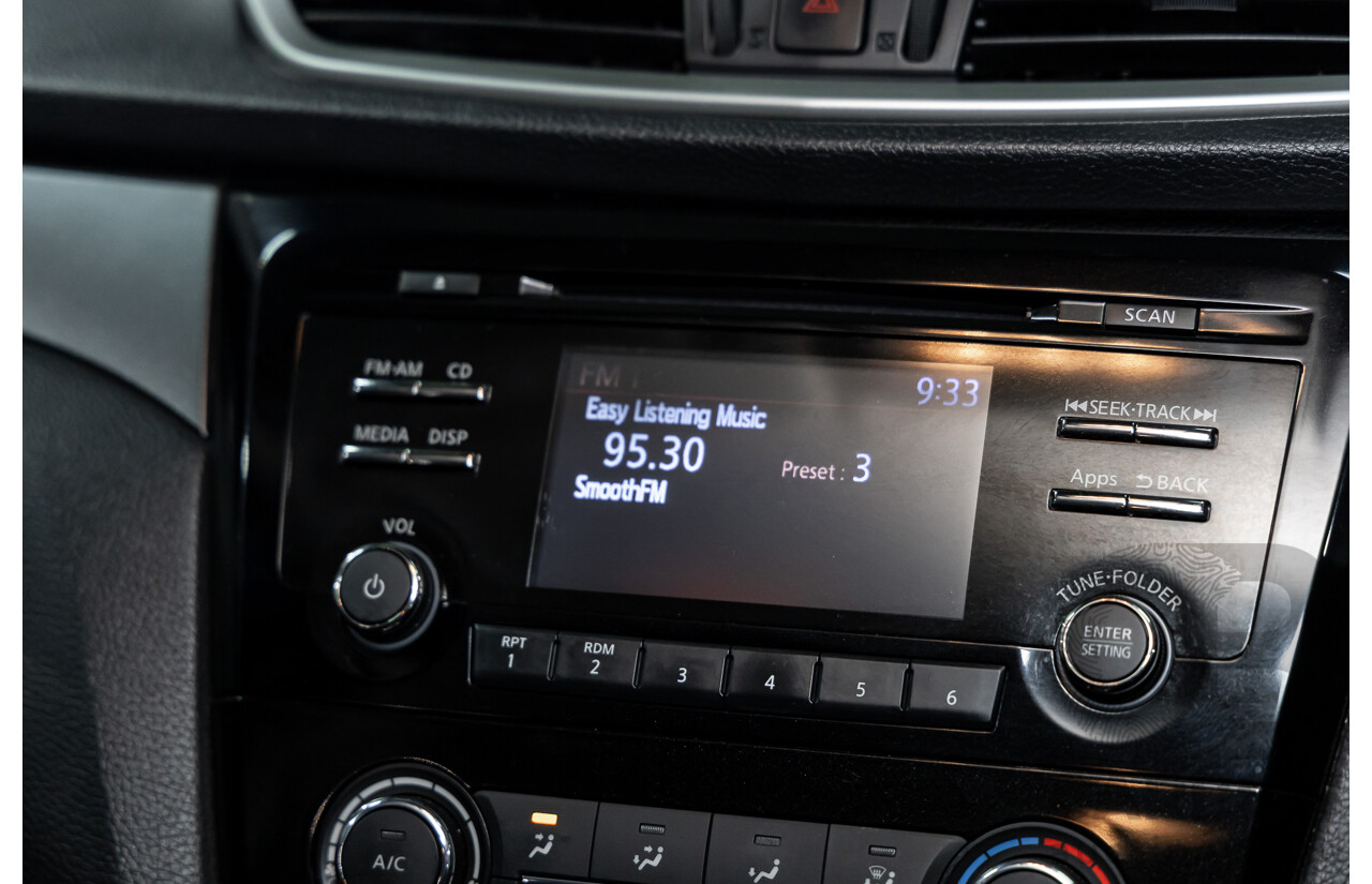 10/2016 Nissan Qashqai ST (FWD) J11 4d Wagon Pearl Black Metallic 2.0L