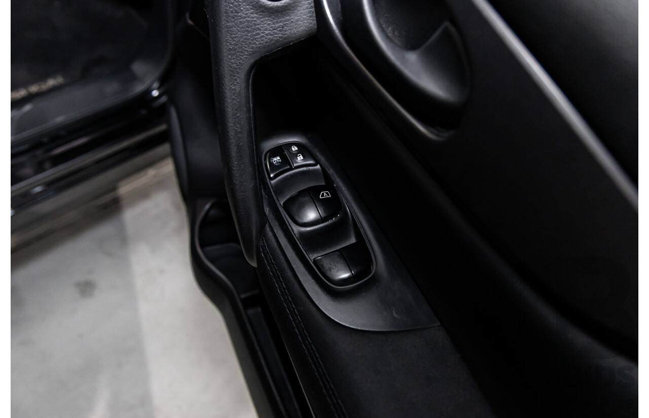 10/2016 Nissan Qashqai ST (FWD) J11 4d Wagon Pearl Black Metallic 2.0L