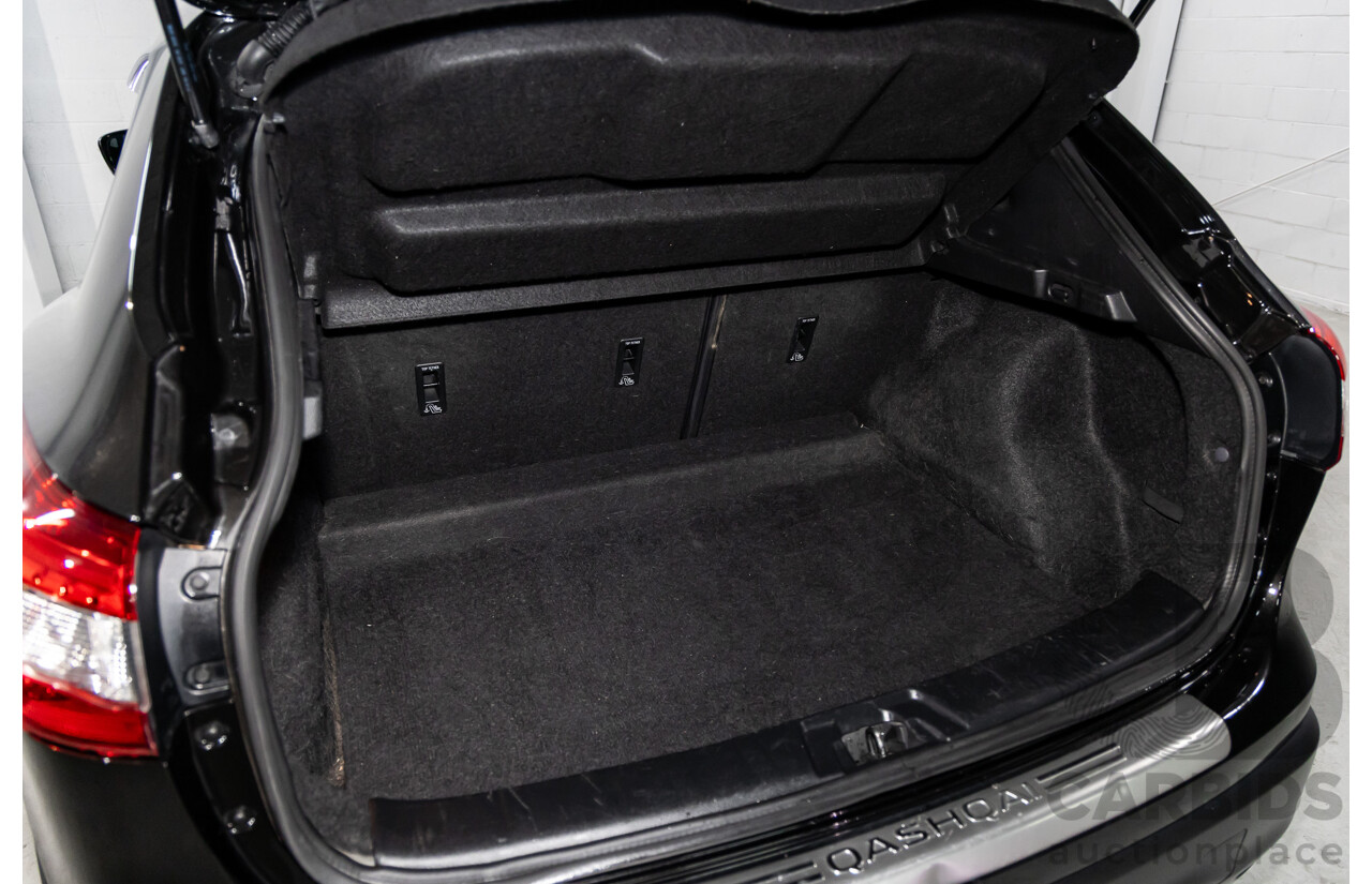 10/2016 Nissan Qashqai ST (FWD) J11 4d Wagon Pearl Black Metallic 2.0L