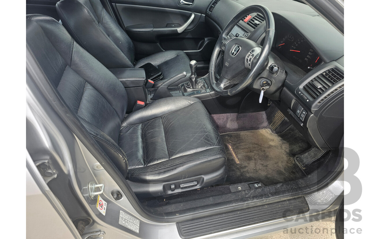 9/2004 Honda Accord EURO Luxury  4d Sedan Silver 2.4L