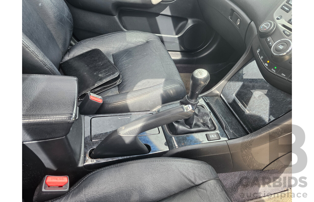 9/2004 Honda Accord EURO Luxury  4d Sedan Silver 2.4L