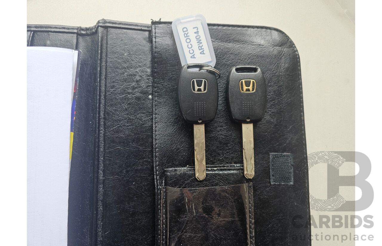 9/2004 Honda Accord EURO Luxury  4d Sedan Silver 2.4L