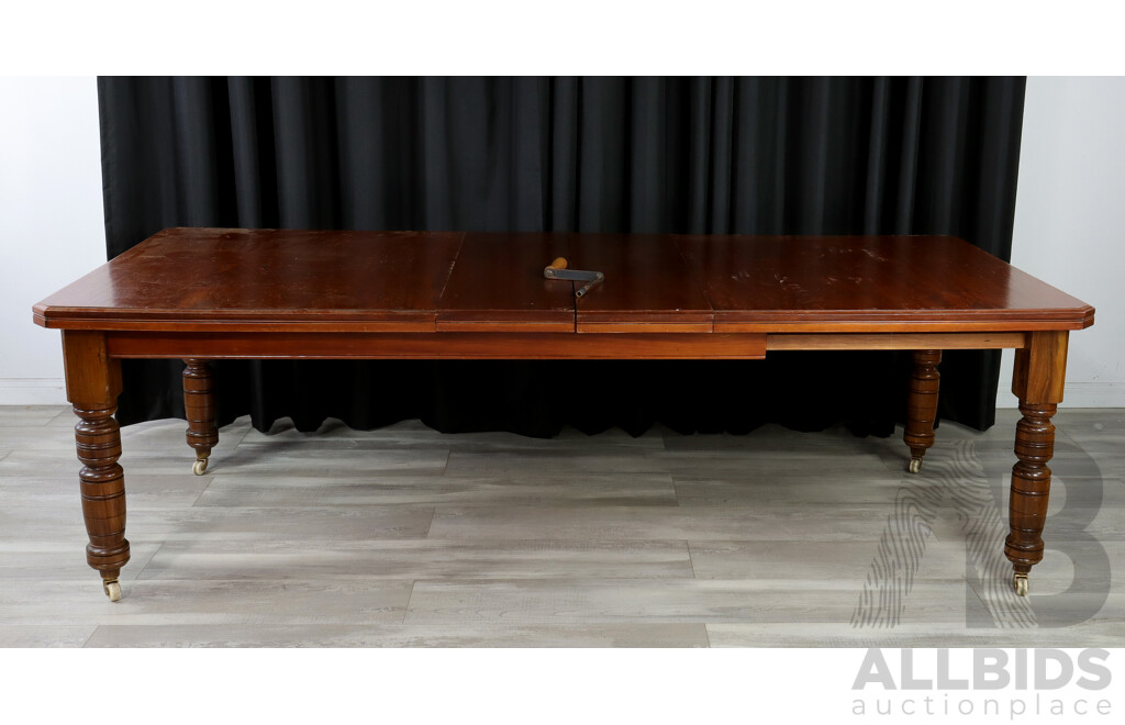 Extendable Pine Dining Table