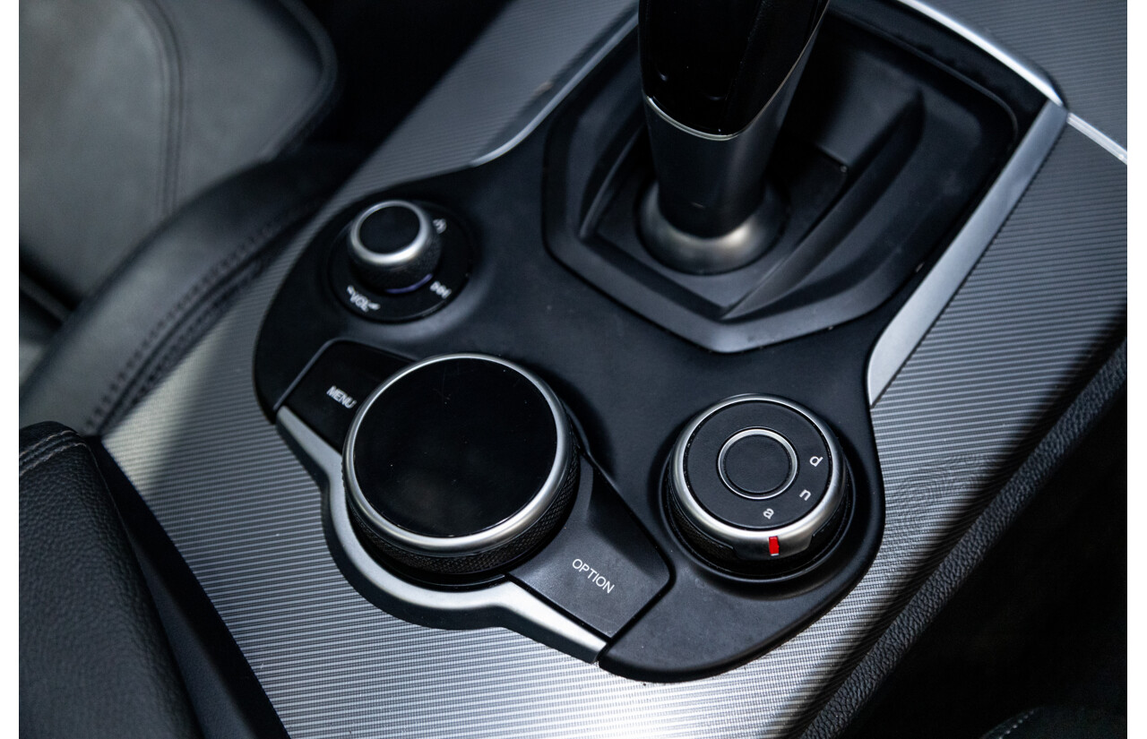 02/2020 Alfa Romeo Stelvio First Edition Q4 (AWD) 949 4D Wagon Alfa White Turbo Diesel 2.1L