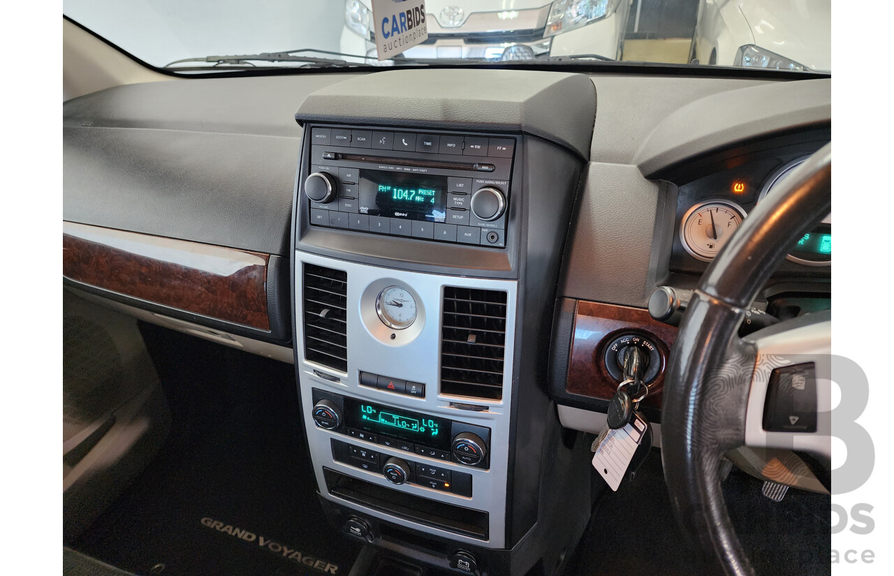 4/2013 Chrysler Grand Voyager LX RT MY13 4d Wagon Black 2.8L