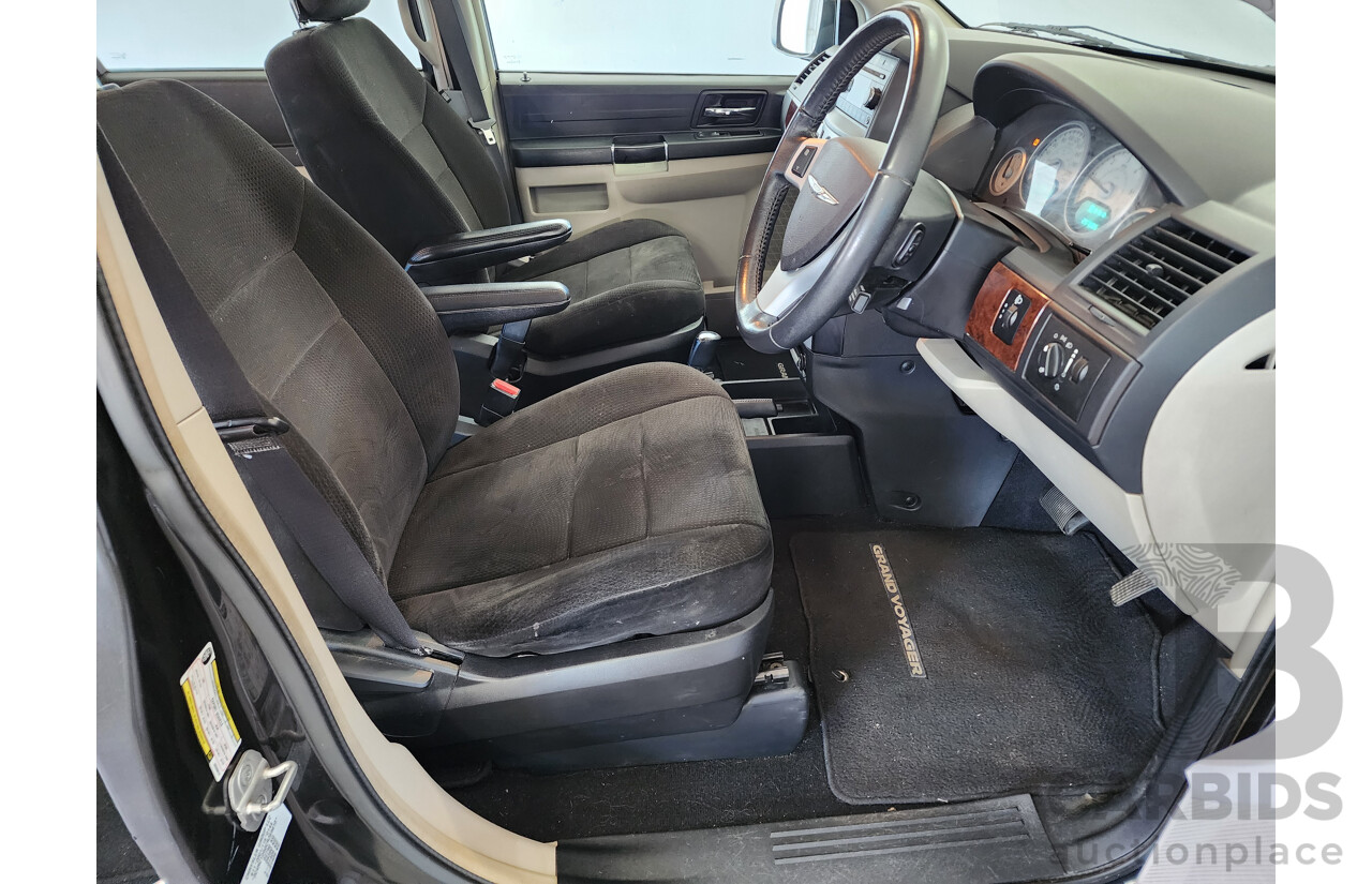 4/2013 Chrysler Grand Voyager LX RT MY13 4d Wagon Black 2.8L