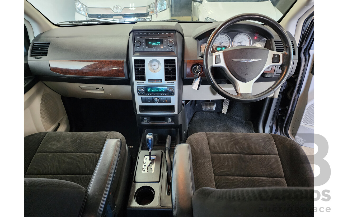 4/2013 Chrysler Grand Voyager LX RT MY13 4d Wagon Black 2.8L