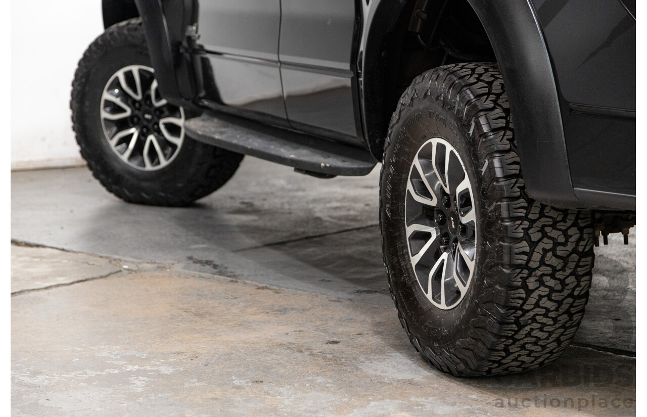 12/2012 Ford F-150 SVT Raptor (4x4) MY13 4d Super Cab Tuxedo Black Metallic V8 6.2L