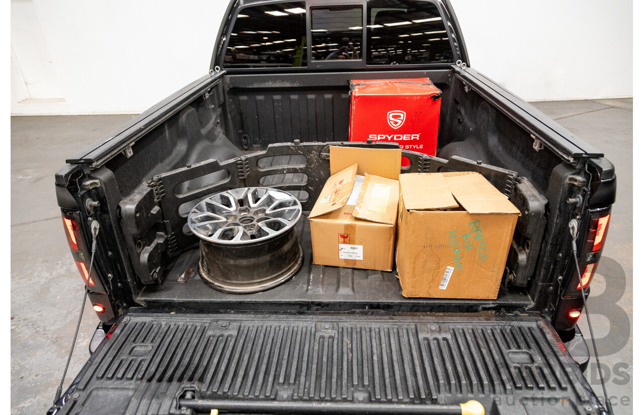 12/2012 Ford F-150 SVT Raptor (4x4) MY13 4d Super Cab Tuxedo Black Metallic V8 6.2L