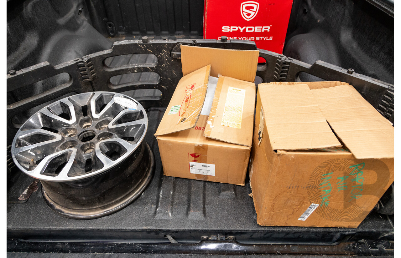 12/2012 Ford F-150 SVT Raptor (4x4) MY13 4d Super Cab Tuxedo Black Metallic V8 6.2L