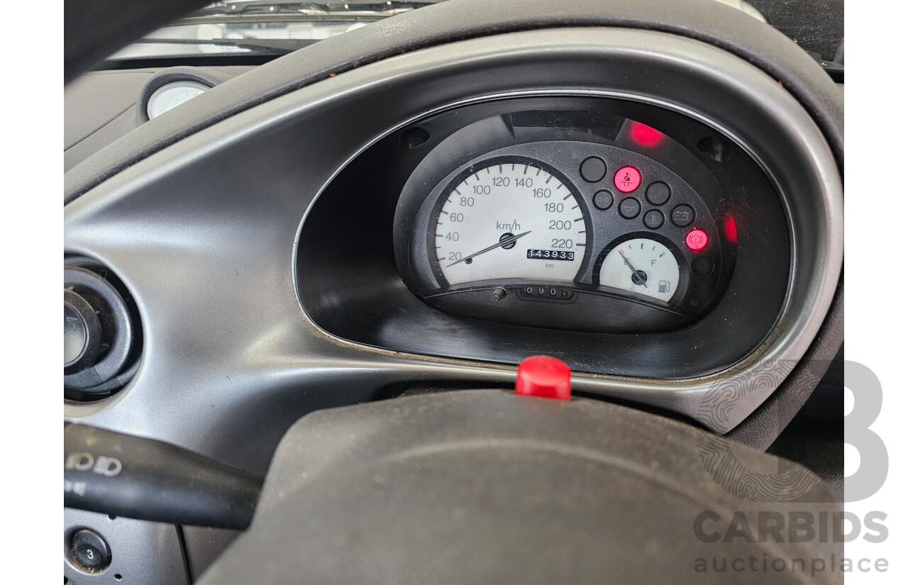 7/2001 Ford KA   3d Hatchback Silver 1.3L