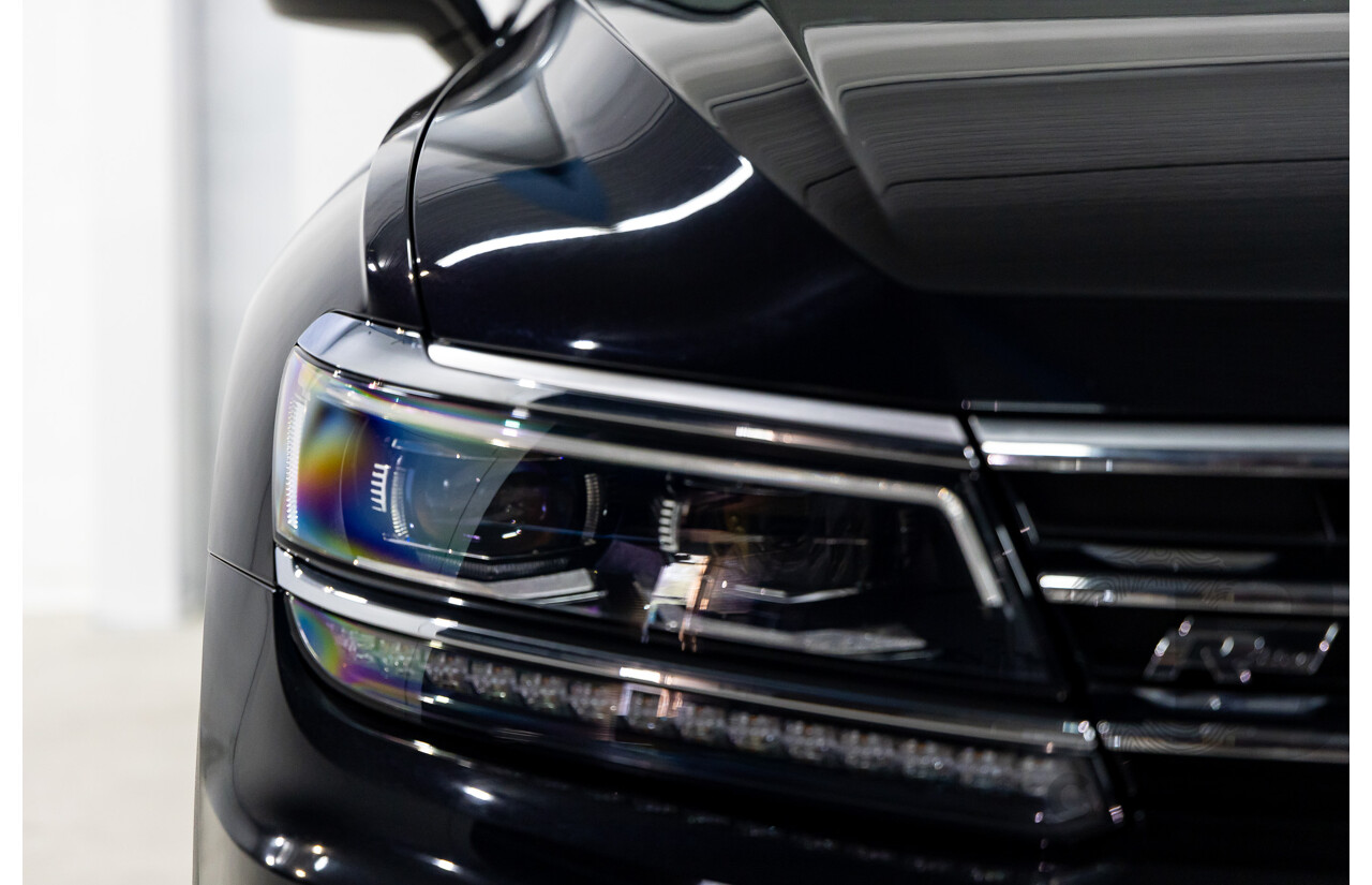 09/2018 Volkswagen Tiguan R-Line ALLSPACE 162 TSI HIGHLINE (AWD) 5NA MY18 4D Wagon Deep Black Pearl Turbo 2.0L - 7 Seater