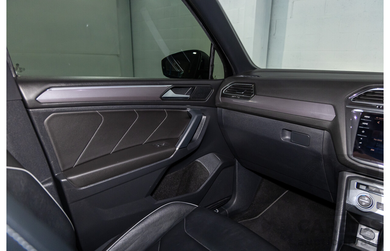 09/2018 Volkswagen Tiguan R-Line ALLSPACE 162 TSI HIGHLINE (AWD) 5NA MY18 4D Wagon Deep Black Pearl Turbo 2.0L - 7 Seater