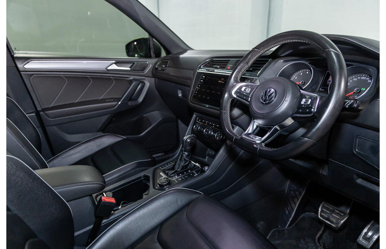 09/2018 Volkswagen Tiguan R-Line ALLSPACE 162 TSI HIGHLINE (AWD) 5NA MY18 4D Wagon Deep Black Pearl Turbo 2.0L - 7 Seater