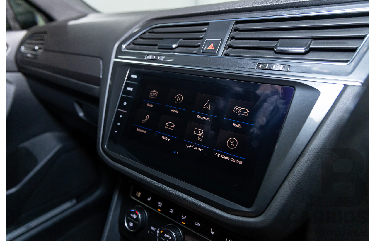 09/2018 Volkswagen Tiguan R-Line ALLSPACE 162 TSI HIGHLINE (AWD) 5NA MY18 4D Wagon Deep Black Pearl Turbo 2.0L - 7 Seater