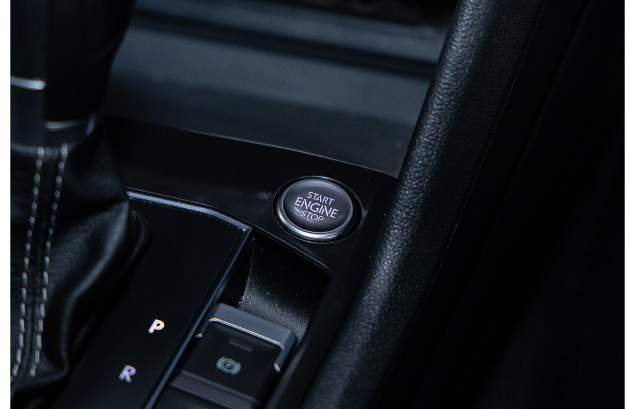 09/2018 Volkswagen Tiguan R-Line ALLSPACE 162 TSI HIGHLINE (AWD) 5NA MY18 4D Wagon Deep Black Pearl Turbo 2.0L - 7 Seater