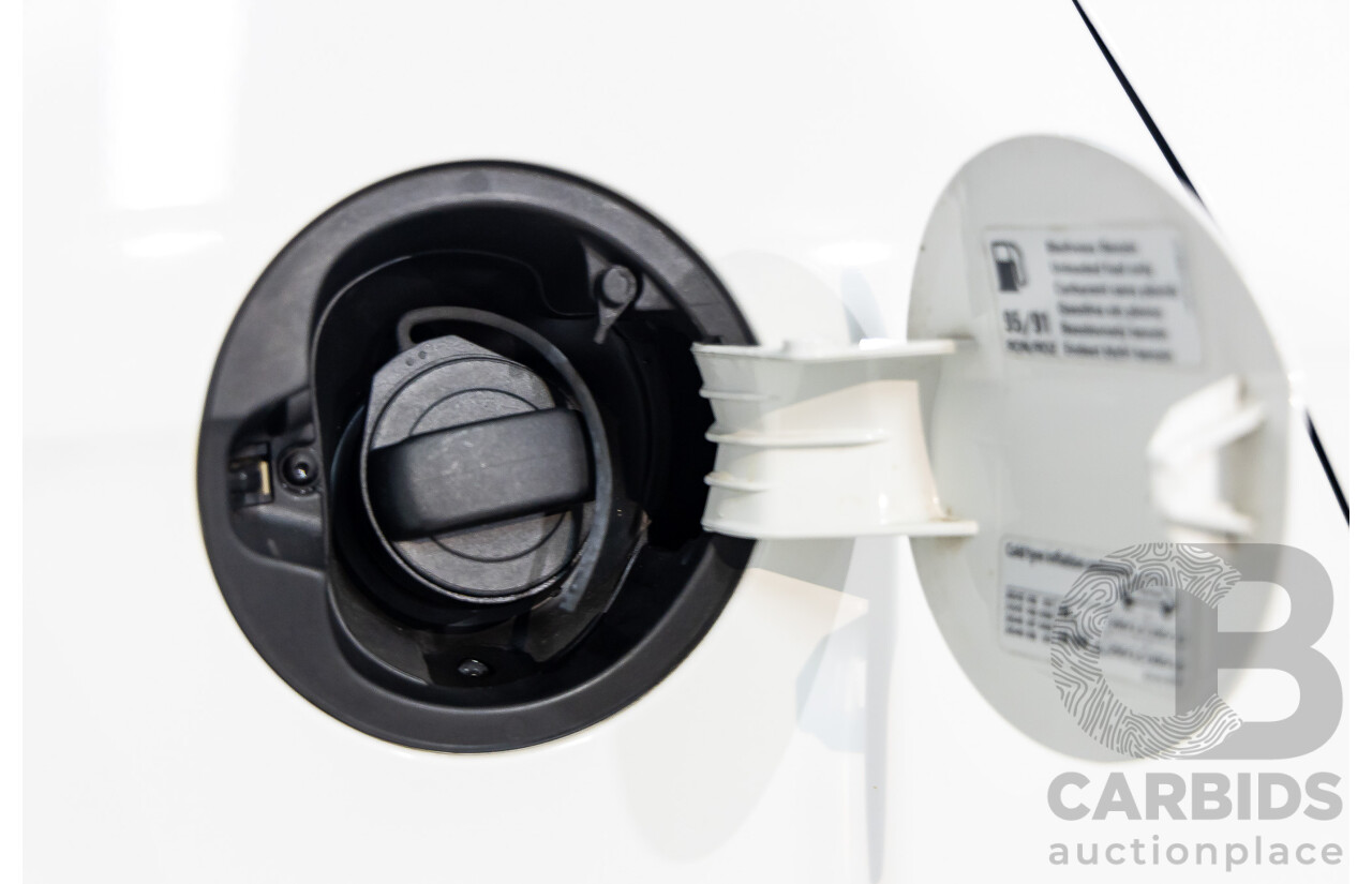 03/2010 Volkswagen Passat 118 TSI 3C MY10.5 4d Sedan Candy White Turbo 1.8L