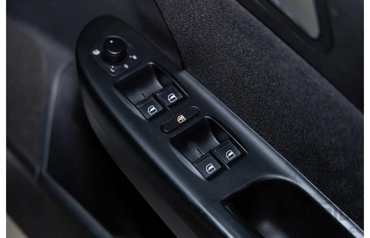 03/2010 Volkswagen Passat 118 TSI 3C MY10.5 4d Sedan Candy White Turbo 1.8L