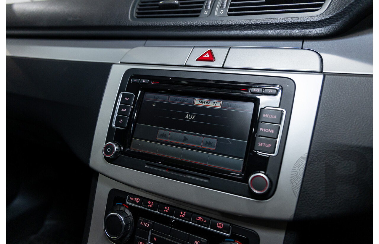 03/2010 Volkswagen Passat 118 TSI 3C MY10.5 4d Sedan Candy White Turbo 1.8L