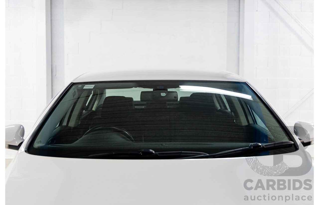 03/2010 Volkswagen Passat 118 TSI 3C MY10.5 4d Sedan Candy White Turbo 1.8L